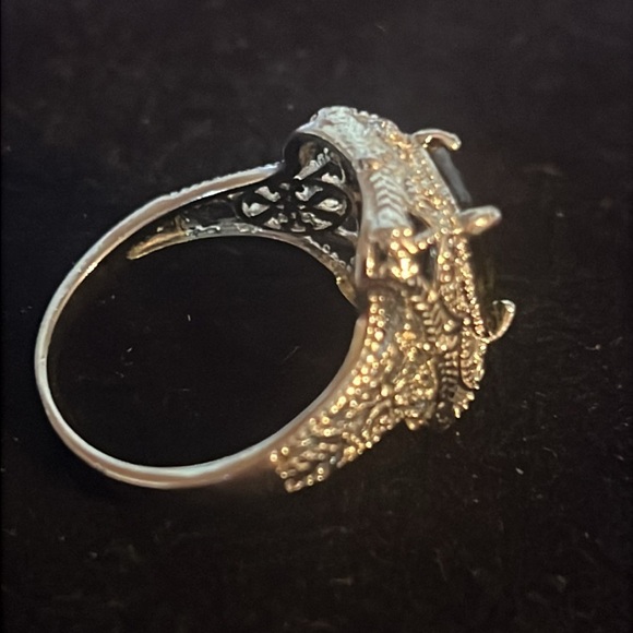 925 STERLING and PERIDOT RING size 9 - Picture 6 of 6